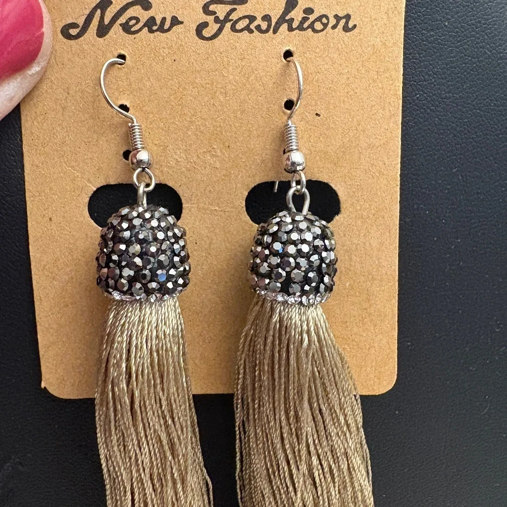 Tassel Earring and Necklace Set Goldtone with black and white sparkles